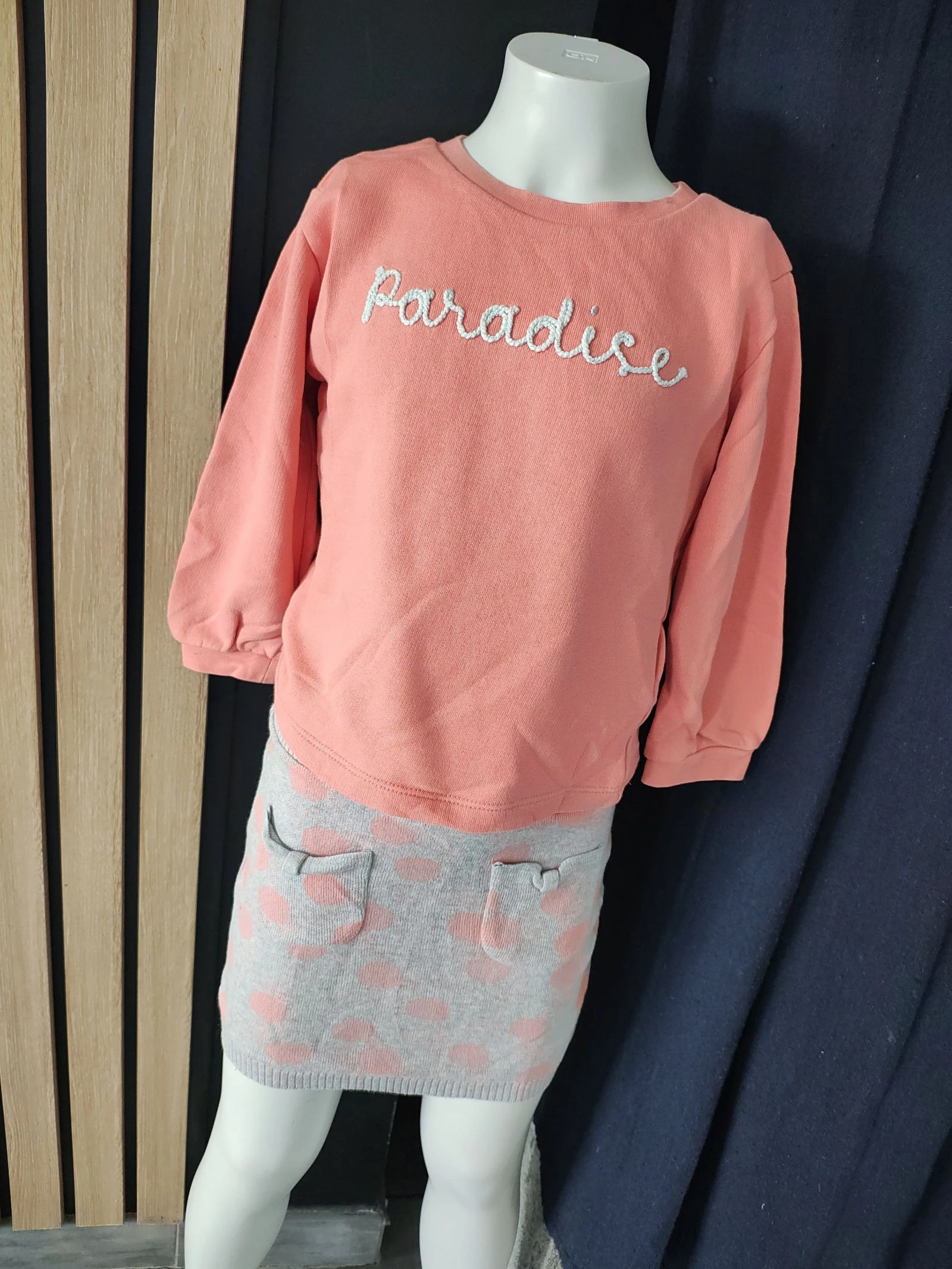 5 ans ensemble sweat storytelling (6 ans) et jupe hivers h&m (5-6 ans)
